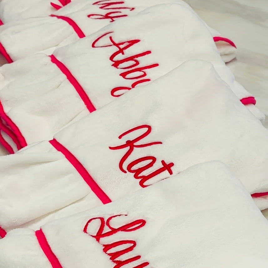 Spa Wrap White with Hot Pink